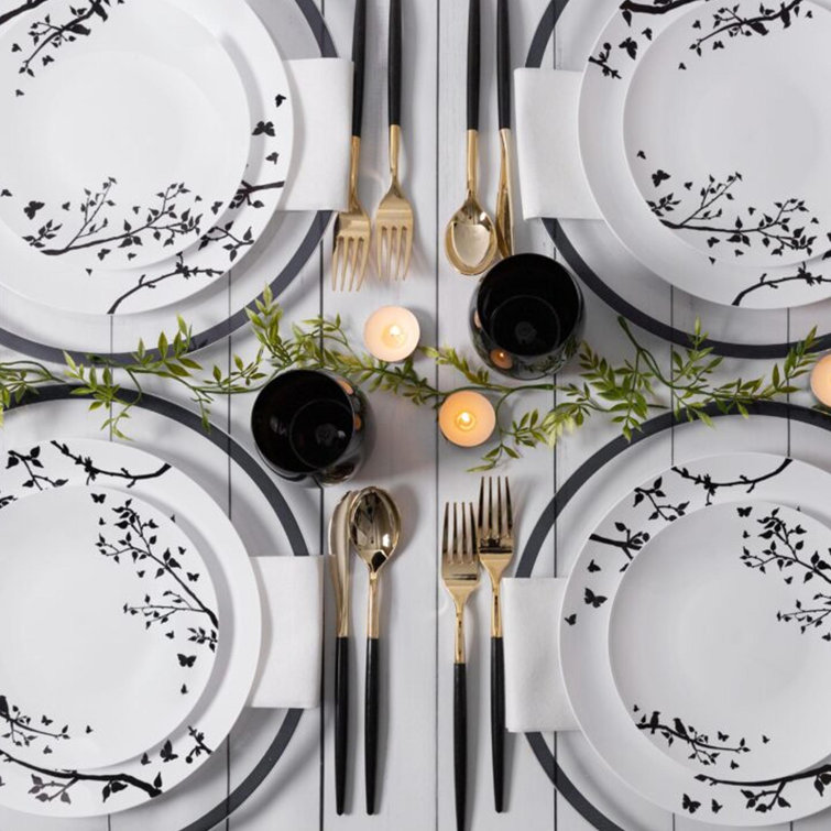 White disposable dinner on sale plates